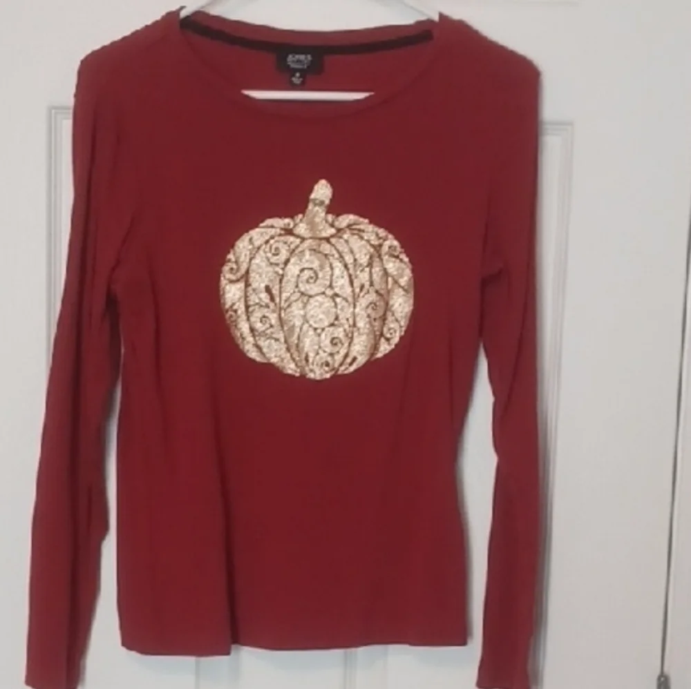-- Long Sleeve Top with Gold Pumpkin Design - Picture 10 of 10